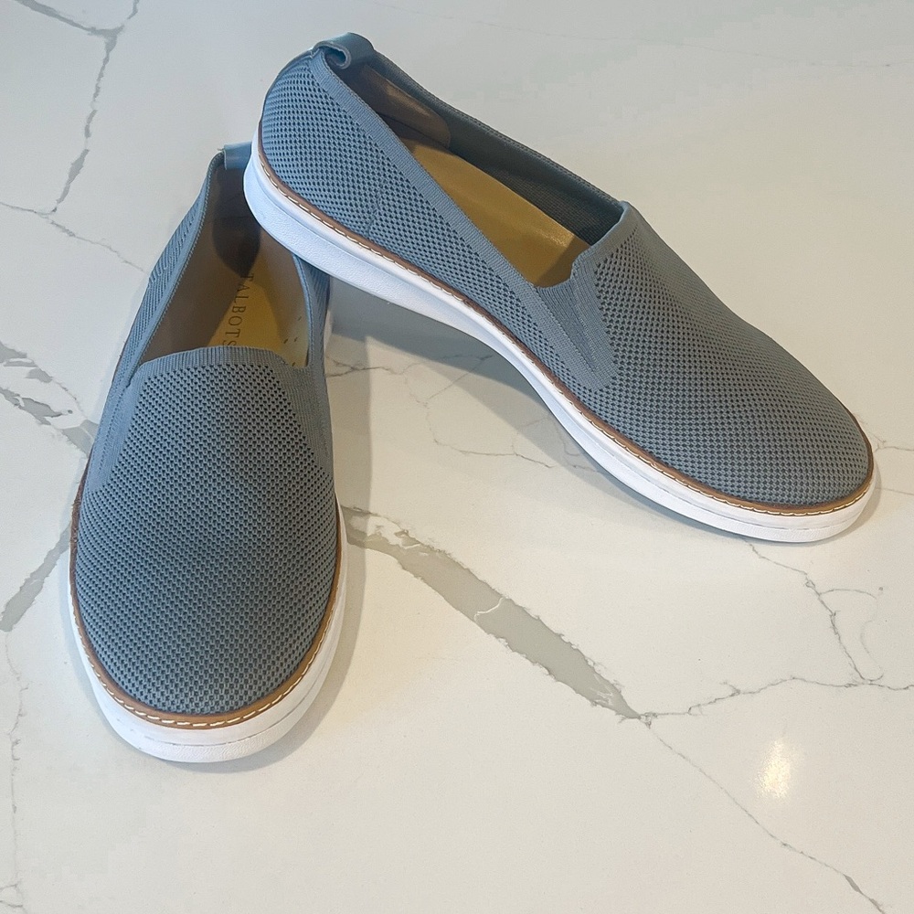 Talbots Brittany Gray and White Slip On Knit Sneakers Womens Sz 10